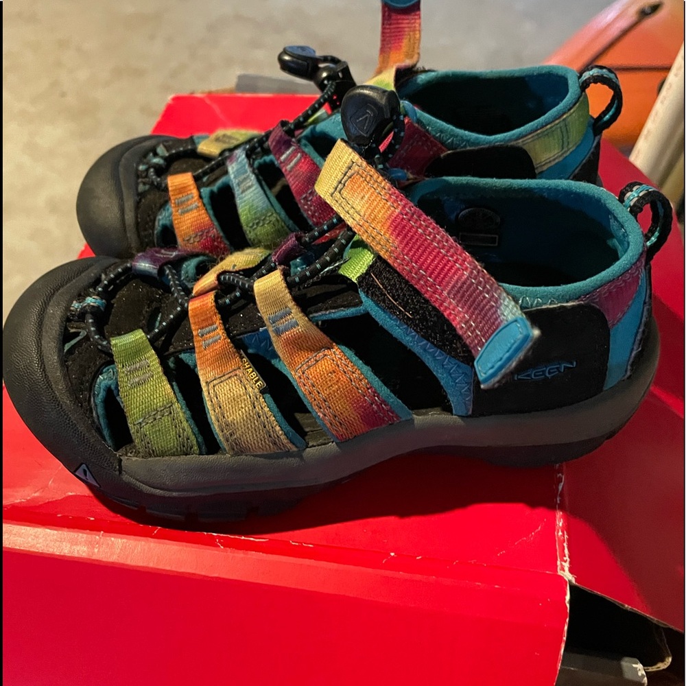 Kids keen sandals